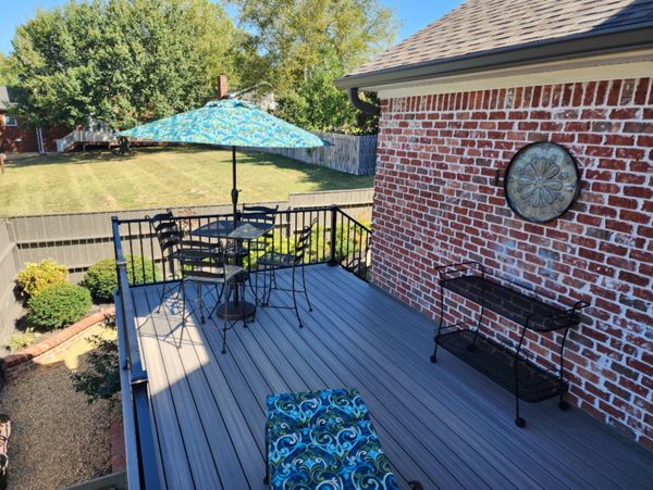 Trex deck at a home in Brentwood, TN - Trex Signature handrails with Trex lighting