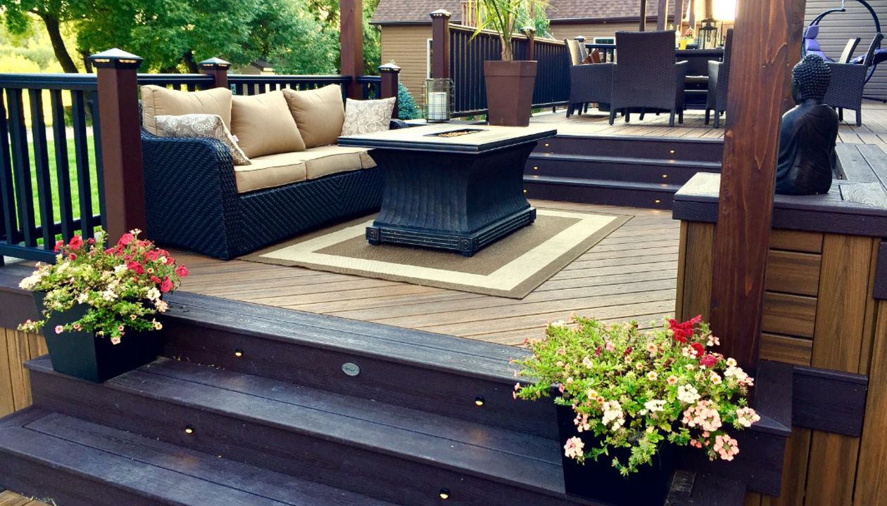 Trex Transcends Deck With Havana Gold Decking & Vintage Lantern Lights