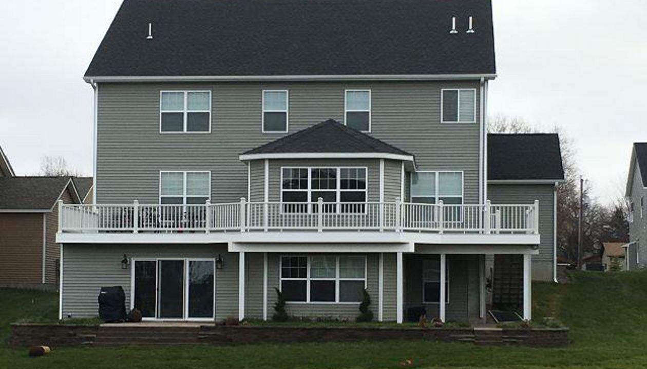Clamshell deck, Wht Railing, LED Lighting Plymouth, MN