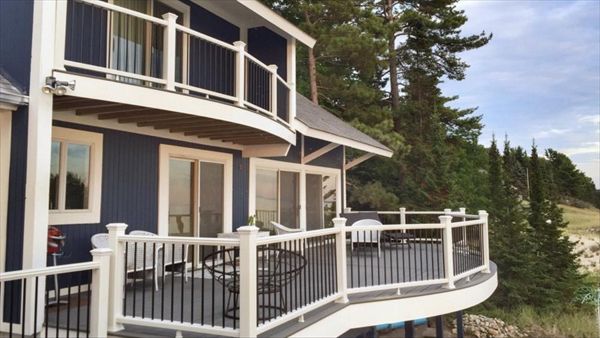 Trex Enhanced Clamshell