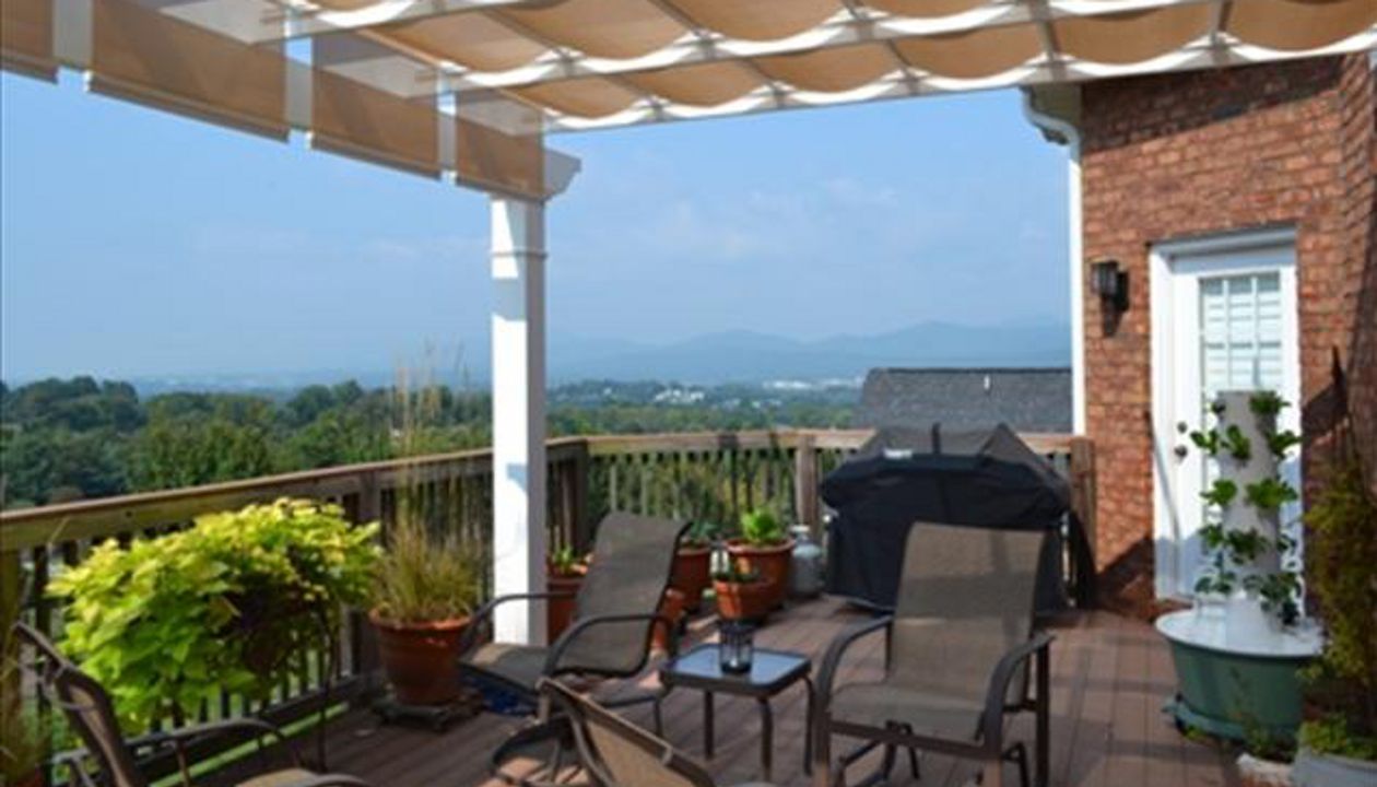 Roanoke, VA - TREX Pergola on Existing Deck