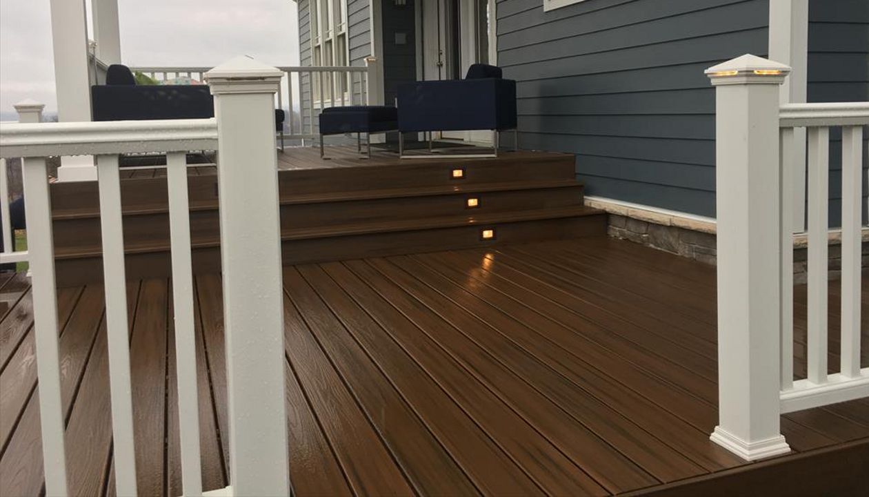 Spiced Rum with White Transcend Railing