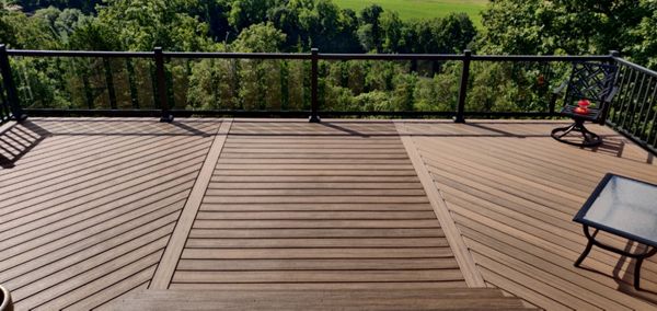 Great design with Toasted Sand and Glass Baluster Railing done in Waynesville, MO