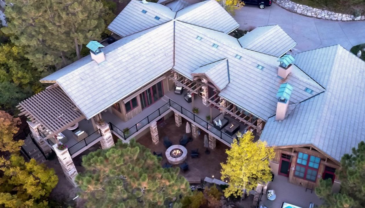 Beautiful Trex Transcend Rope Swing Deck in Castle Pines Colorado