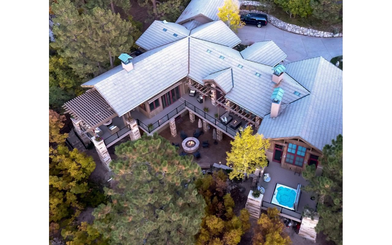 Beautiful Trex Transcend Rope Swing Deck in Castle Pines Colorado