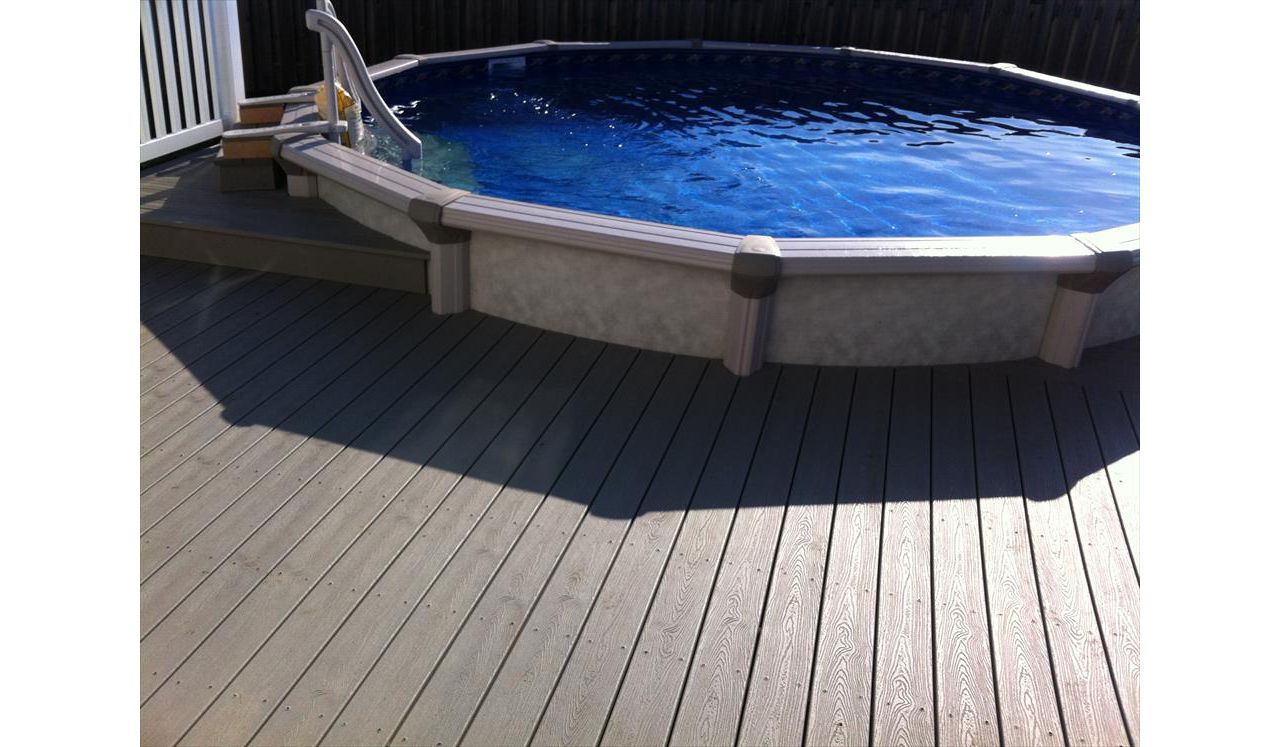 Pool deck in Gravel Path