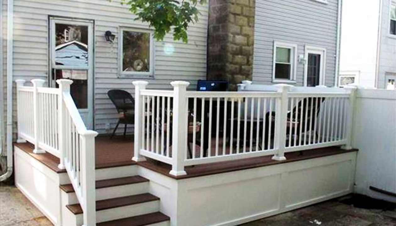 NYC Deck - Trex Select Saddle and PVC Railing