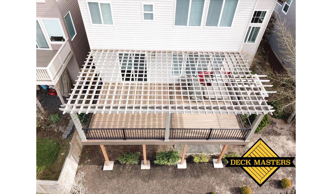 Trex Transcend Havana Gold Deck with Signature rail and cedar pergola.