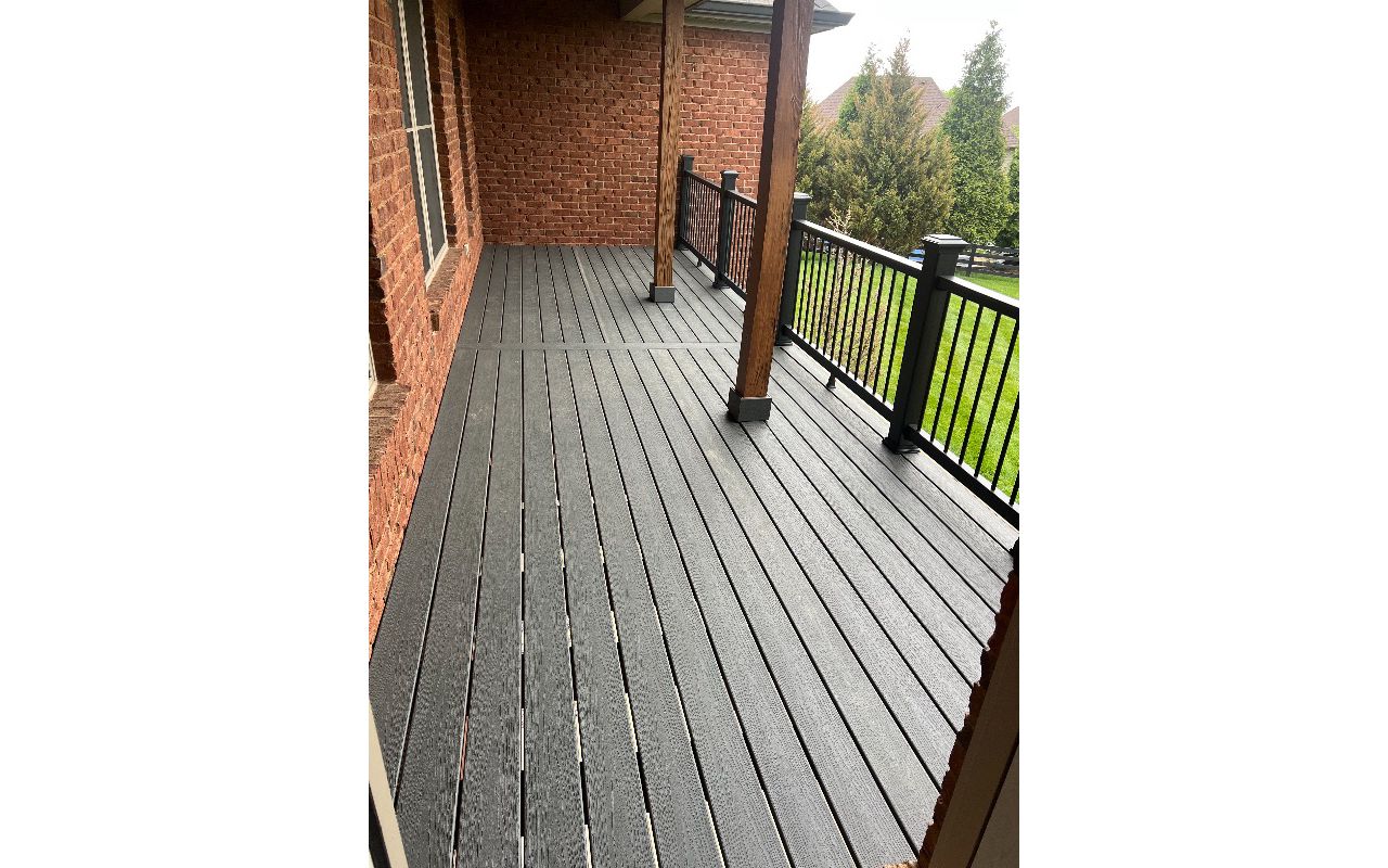 10x26 Clam Shell Deck with Black Rail