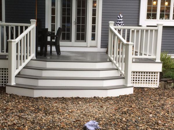 Trex Island Mist decking with Transcend railings