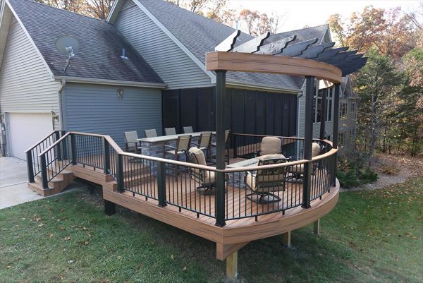 Trex Transcend Deck with Custom Pergola