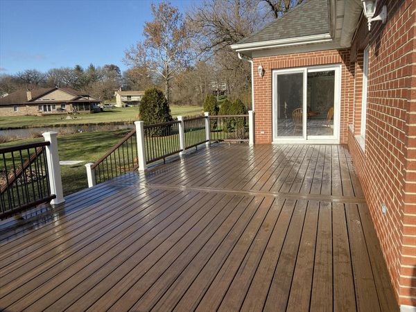 Spiced Rum_Vintage Lantern Railings_White Post Sleeves