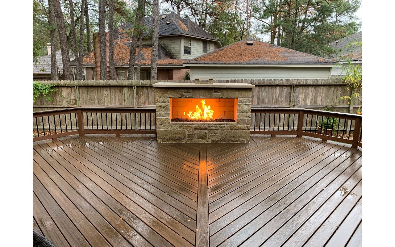 Trex "Havana Gold" with Fireplace