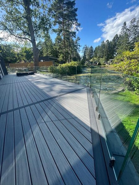 TREX Transcend Island Mist with Trex Enhance Calm Water border at Rudding Park Harrogate