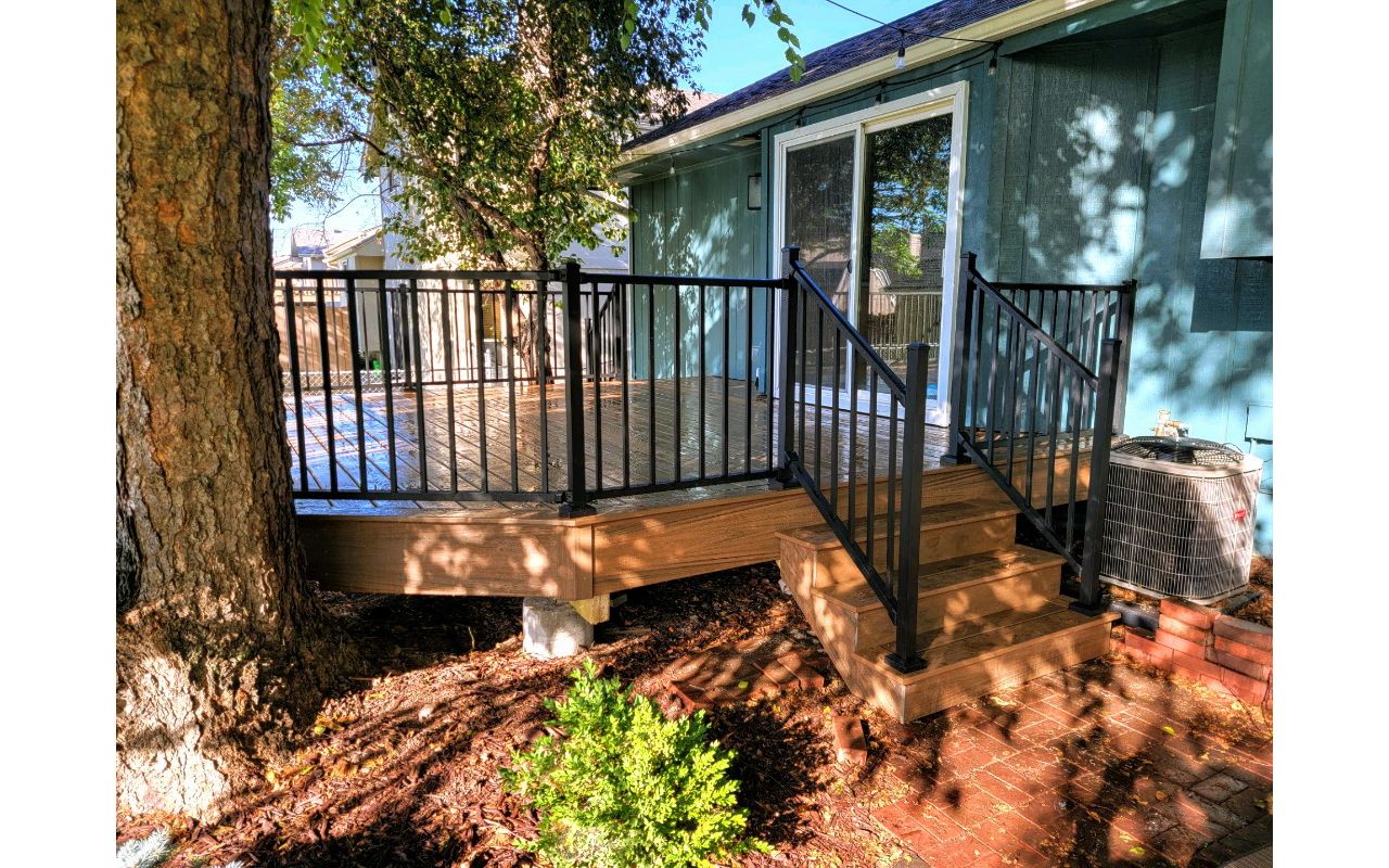 Toasted Sand, Black Aluminum Railing