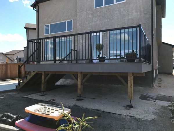 pebble grey with aluminum