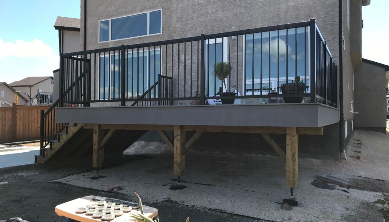 pebble grey with aluminum