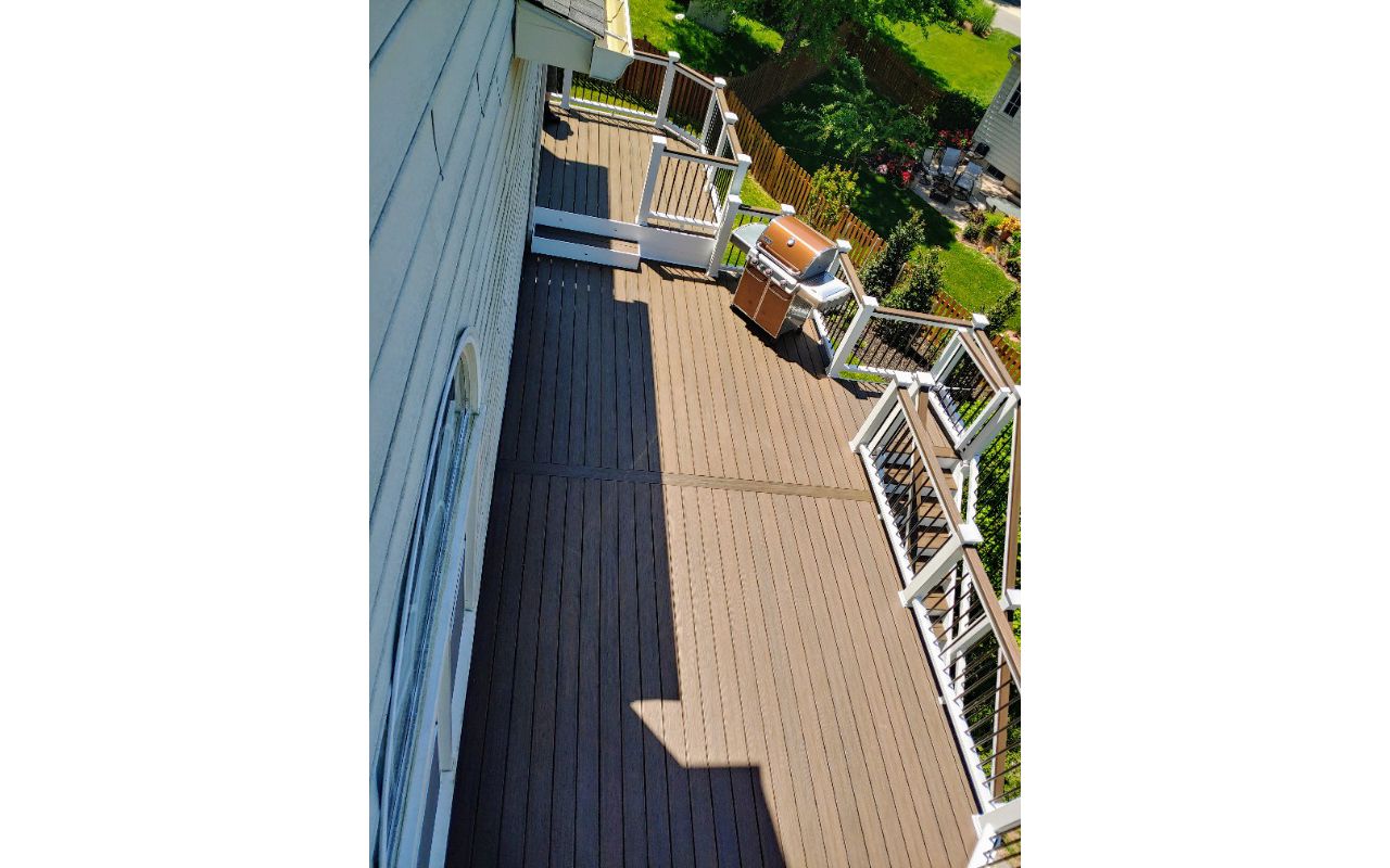 Trex Enhance Beach Dune Composite Deck with Trex Select Railing in Classic White white Round Aluminum Balusters in Charcoal Black