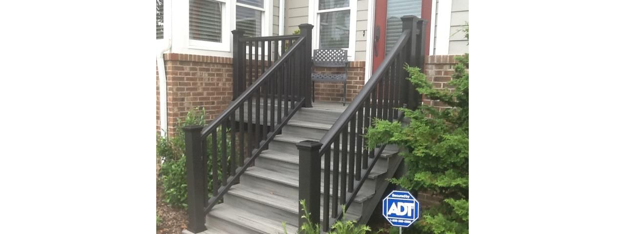 Combo of Island Mist decking with Transcend Black Rails