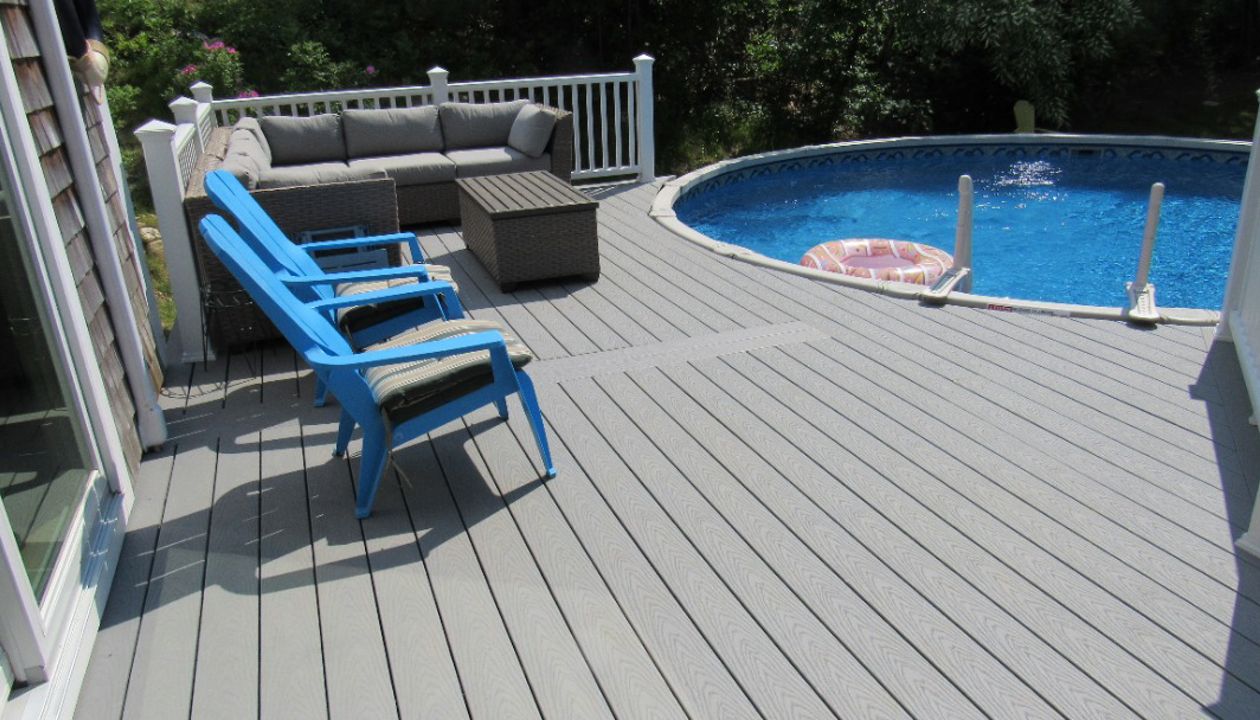 TrexSelect color Pebble Grey and Transcend Railing color Classic White