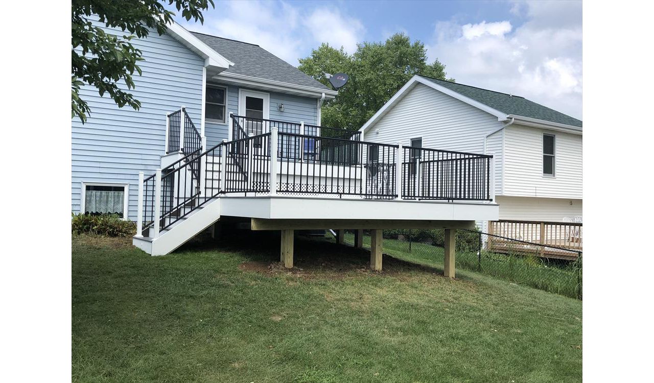 TREX TRANSCEND DECKING (ISLAND MIST & WHITE)