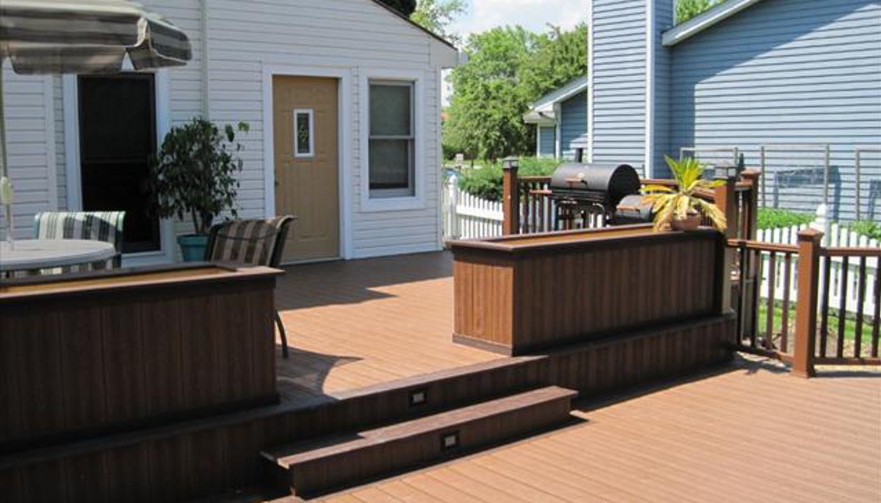 Trex Trancend Tree House with Raised Flower Boxes