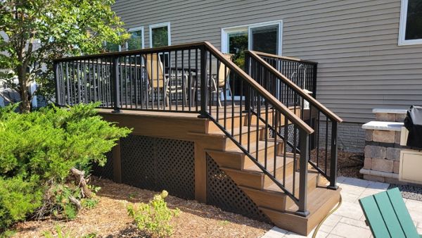 Trex Transcend Havana Gold decking with black Trex Signature railing