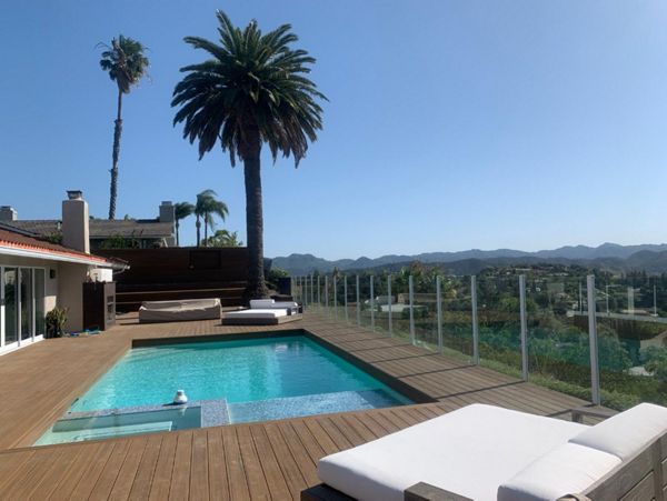 2,000 sqft trex deck and fence