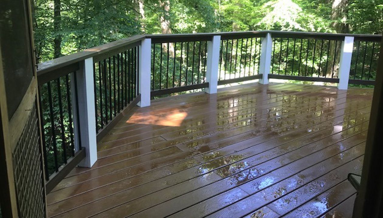 This Trex Select Saddle deck & Enhance railing was a unique project with many angles