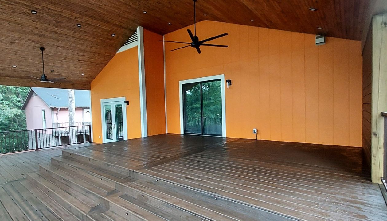 Multi-Tiered Covered Deck with Bronze Signature Railings, Spiced Rum