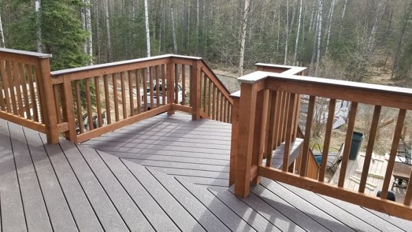 Trex select in woodland brown decking and railing cap