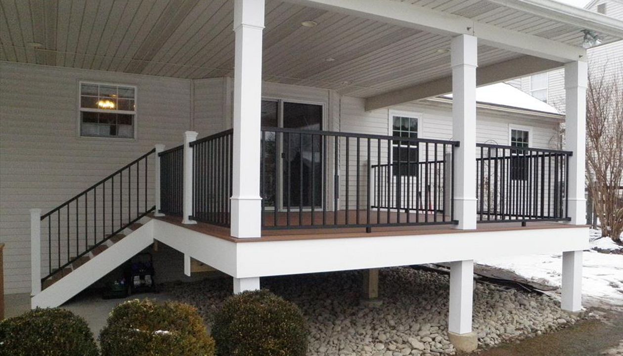 Trex Transcend Tree House Decking, Trex Signature Aluminum Railing