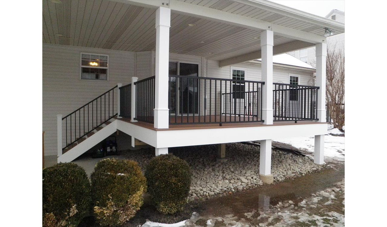 Trex Transcend Tree House Decking, Trex Signature Aluminum Railing