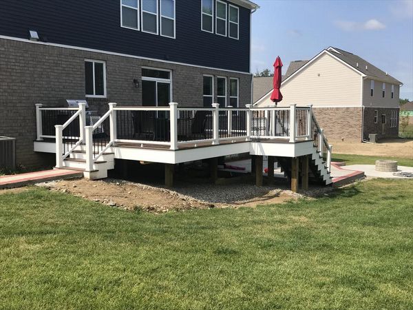 Trex Transcend Spiced Rum Deck Boards, Trex Transcent Cocktail Style Rail W/ Trex Transcend Spiced Rum 2"X4" Top Cap, Oakland, MI