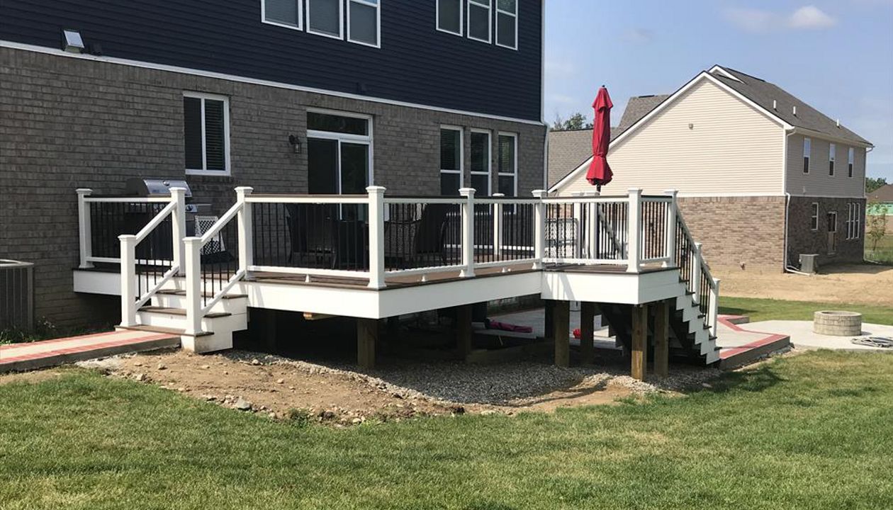 Trex Transcend Spiced Rum Deck Boards, Trex Transcent Cocktail Style Rail W/ Trex Transcend Spiced Rum 2"X4" Top Cap, Oakland, MI