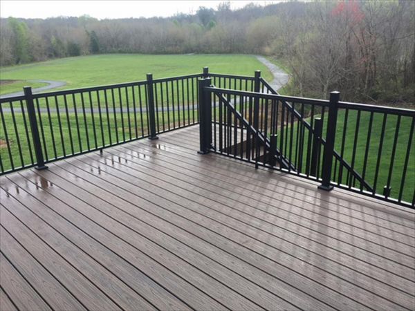 Trex Transcend Spiced Rum deck is the star of the show in this perfect outdoor environment