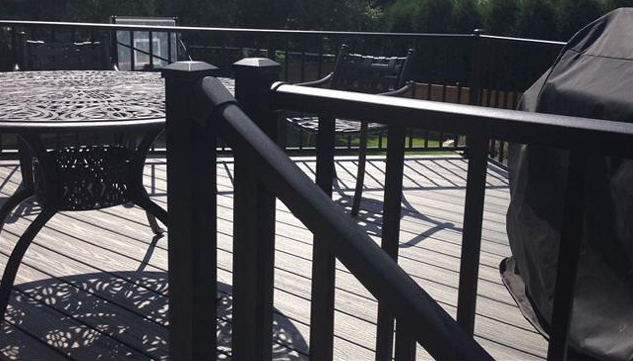 Trex Transcend Decking with Aluminum Handrail