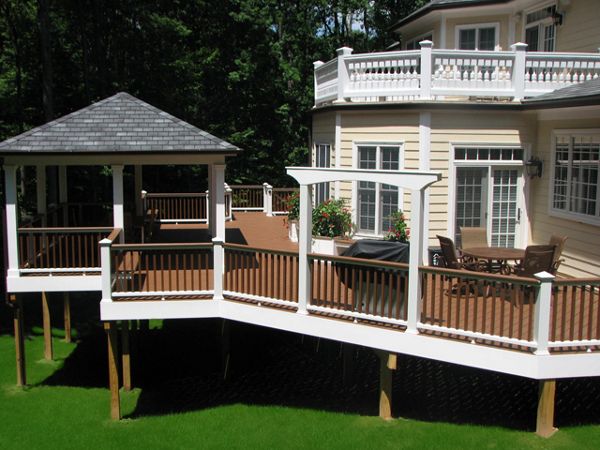 Transcends Decking with Tree house pickets