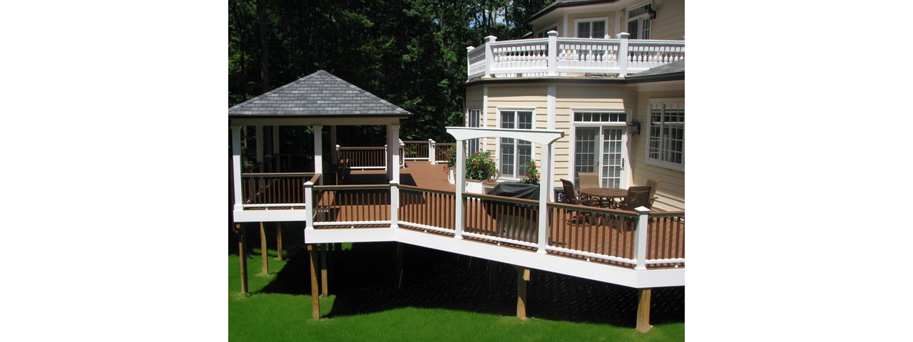 Transcends Decking with Tree house pickets