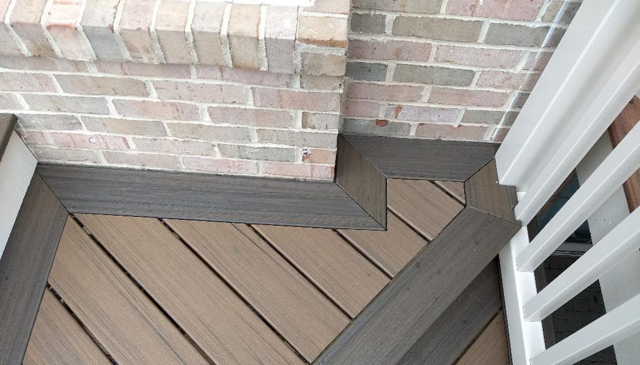 Northville Deck Stairs Landing, Coastal Bluff and Toasted Sand, Naturals Decking