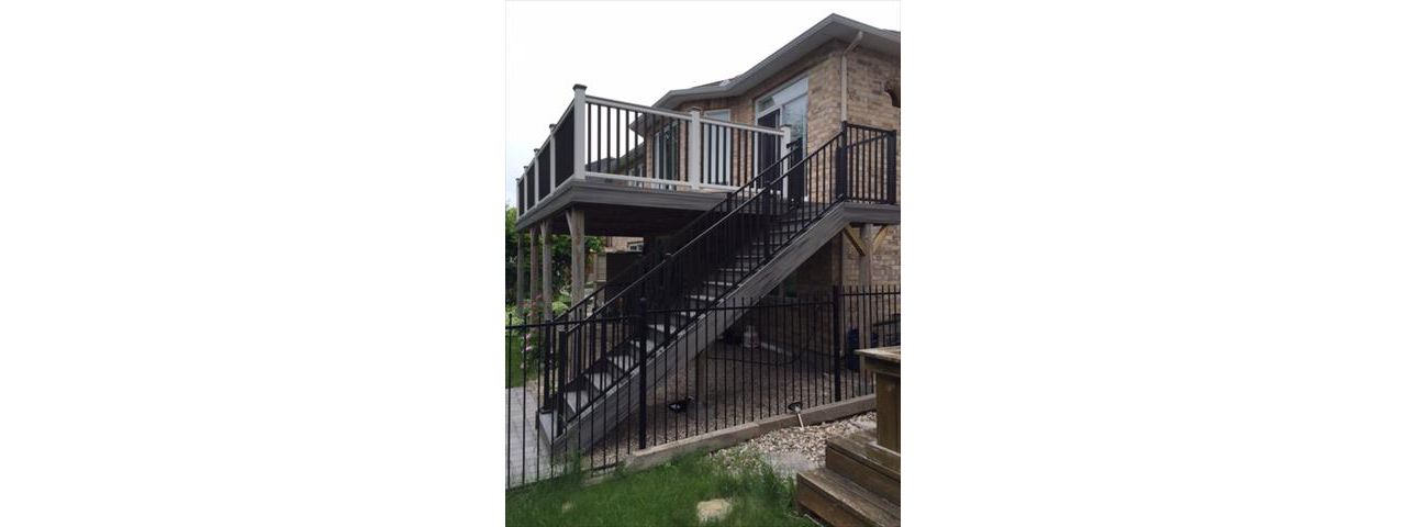 Island Mist deck & stair; Black Reveal Railing