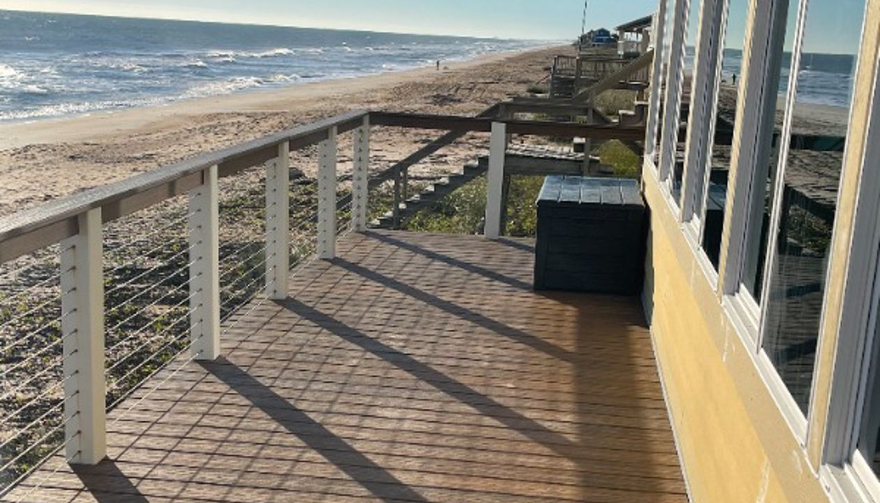 S Ponte Vedra Beach 74' cantilevered deck.
