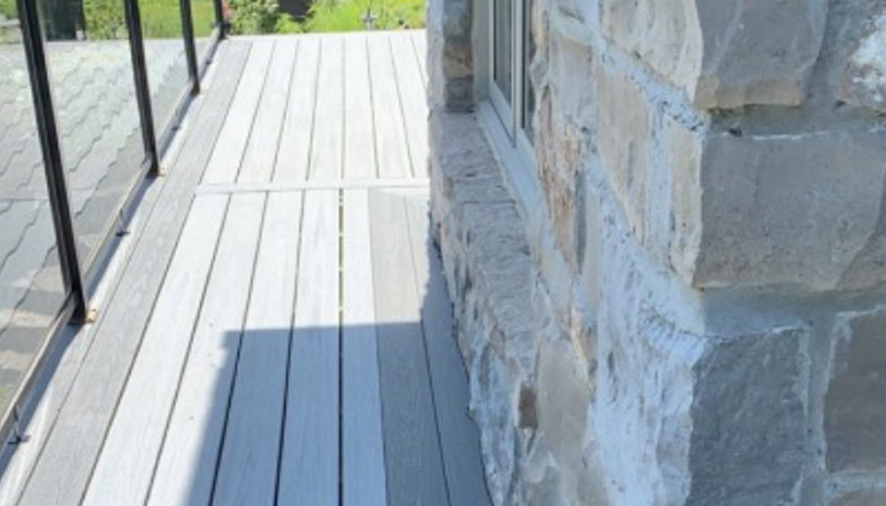 Clamshell Border, Foggy Warf Interior