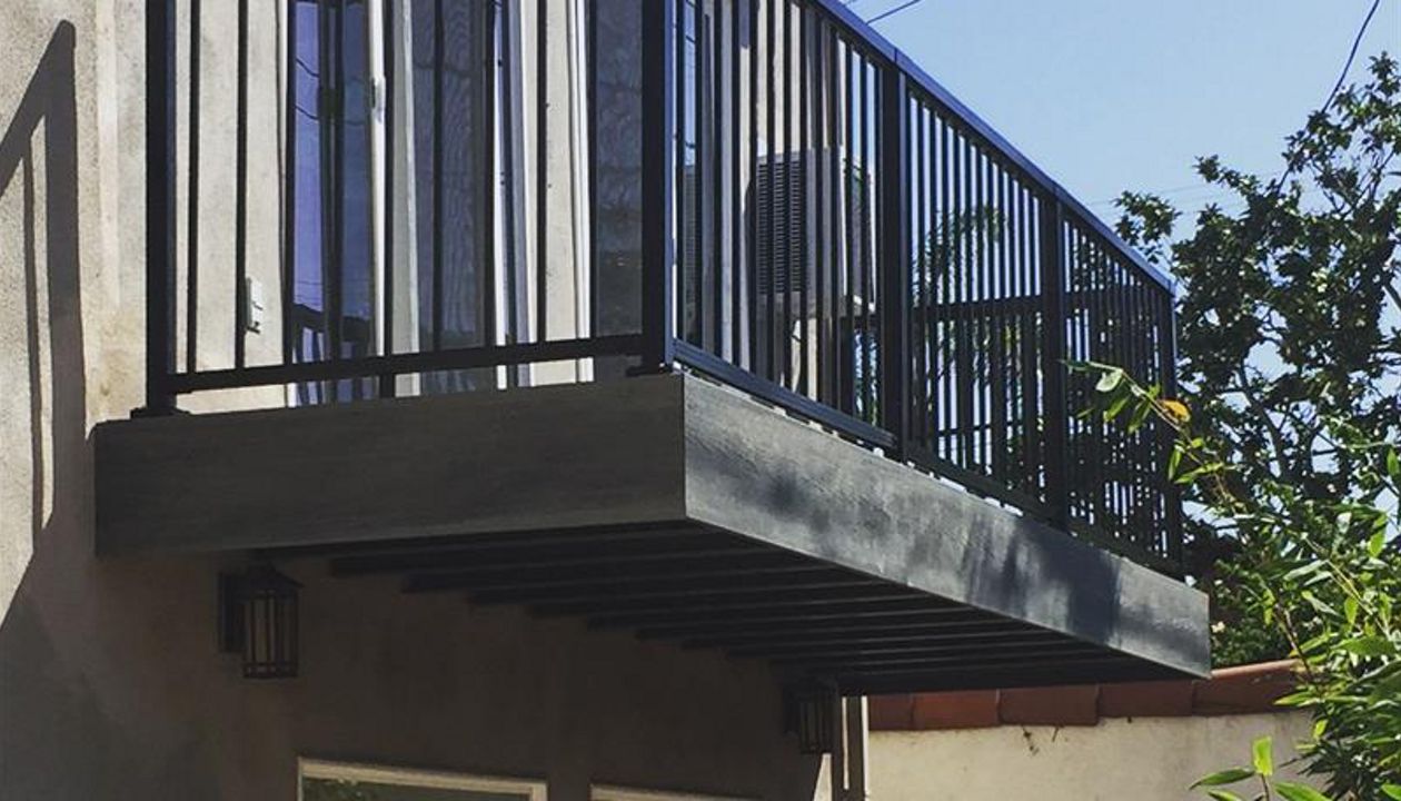 Cantilever Elevation with Island Mist