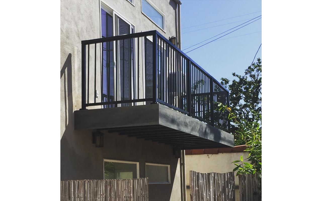 Cantilever Elevation with Island Mist