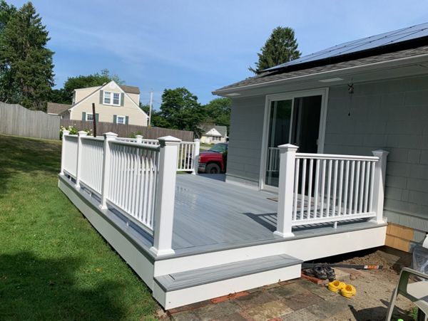 Willow Drive Deck -Trex Enhance Wharf