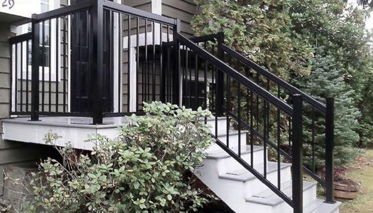 Enhance Clam Shell, Aluminum railing/Bothell, Wa.