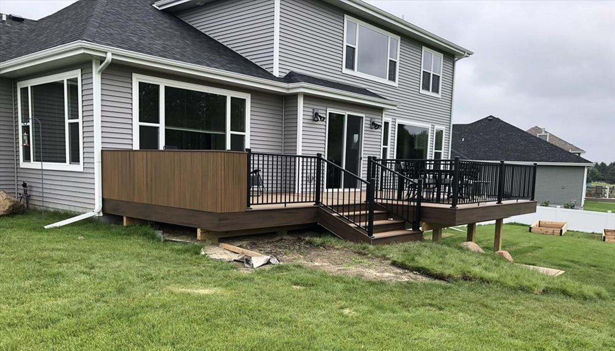 TREX TRANSCEND DECKING (SPICED RUM & HAVANNA GLOD)
