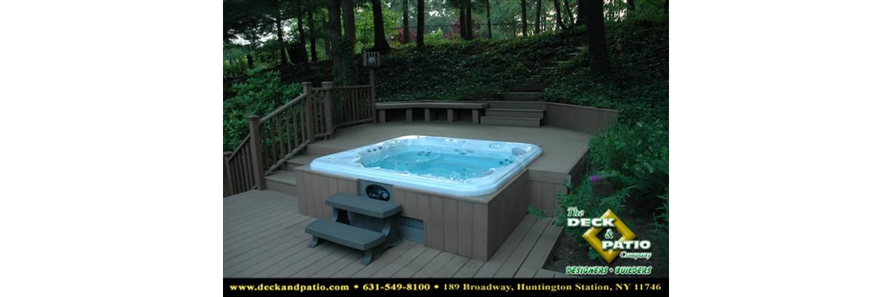 2 level deck with Bullfrog spa built-in
