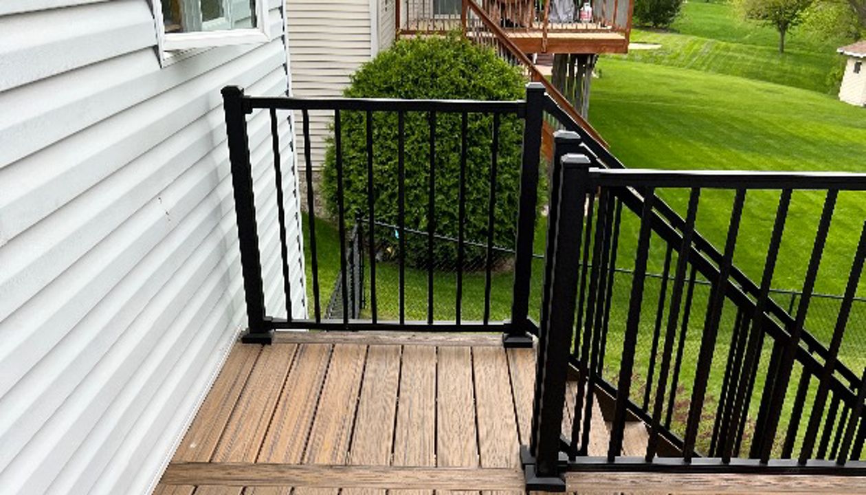 Trex Transcends composite decking, Havana Gold, picture frame, Trex Signature aluminum railing, Rochester area